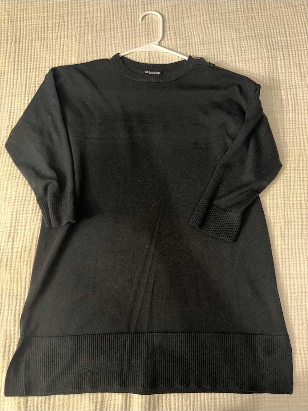 Cable & Gauge Black Scoop-Neck Lightweight Sweater